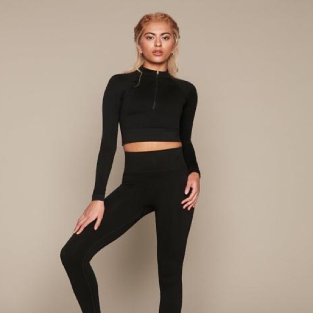 TALA Aster Crop- Black